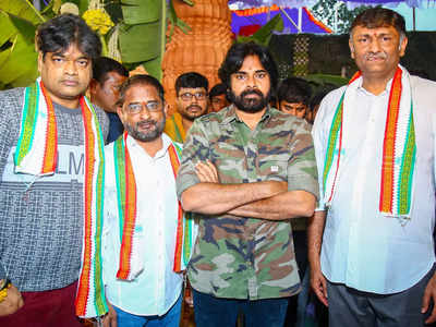 Pawan Kalyan: ఆర్మీ షర్ట్‌లోనే సినిమా ఓపెనింగ్‌కు వచ్చిన పవన్ కళ్యాణ్.. మనల్ని ఎవడ్రా ఆపేది!