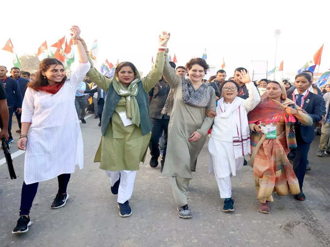 Priyanka Gandhi : রাজনীতিতে আসবেন মিরায়া?