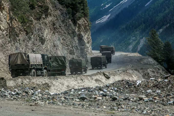 रक्षा मंत्री ने बुलाई हाई लेवल मीटिंग