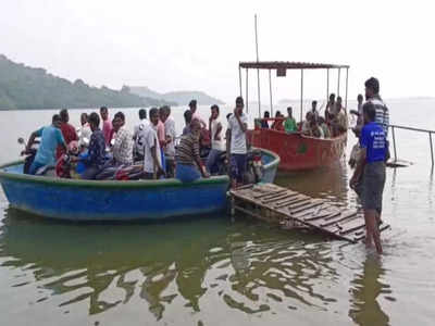 தர்மபுரி டூ சேலம் - ஆபத்தை உணராமல் காவிரி ஆற்றில் பரிசல் பயணம்