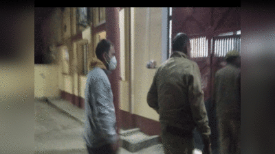 Kanpur Dehat: कानपुर में व्यापारी की हत्या के मामले में SOG प्रभारी गिरफ्तार, फरार पुलिसवालों की तलाश तेज