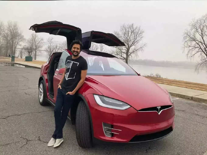 रितेश देशमुख के पास Tesla Model X