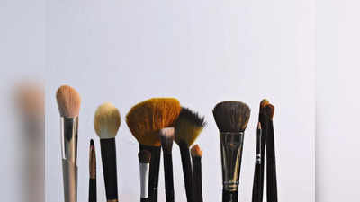 Makeup brushes: മേക്കപ്പ് ബ്രഷ് വാങ്ങുമ്പോൾ ശ്രദ്ധിക്കേണ്ട കാര്യങ്ങൾ