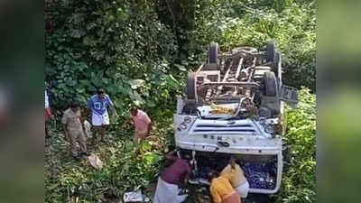 ശബരിമല തീർത്ഥാടകരുടെ വാഹനം അപകടത്തിൽപ്പെട്ടു; 10 വയസുകാരി മരിച്ചു, 17 പേർക്ക് പരുക്ക്