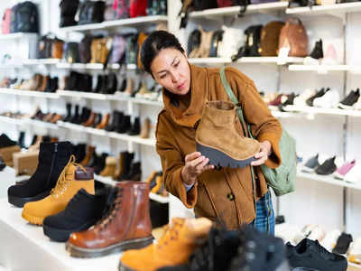 Boots Shopping: ठंड में घूमने से पहले खरीद लें Delhi की Market से बूट्स, फैशनेबल इतने हर कोई पूछने लगेगा कीमत