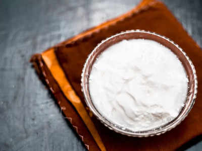 Eating Dahi In Winters: ঠান্ডা লেগে যাওয়ার ভয়ে শীতকালে টক দই খান না? আয়ুর্বেদ ও বিজ্ঞান কী বলছে জেনে নিন