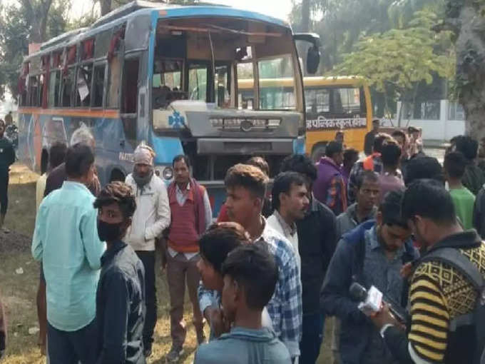 Prayagraj School Bus Accident2