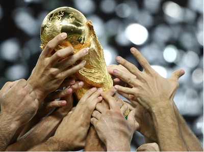 FIFA World Cup: 18 કેરેટ સોનાથી તૈયાર કરવામાં આવે છે કપ, વિજેતા ટીમને નથી મળતી અસલ ટ્રોફી