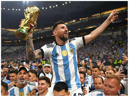 Lionel Messi: 2016లోనే రిటైర్మెంట్ ప్రకటించి, మళ్లీ బరిలోకి.. ప్రపంచ కప్‌ను ముద్దాడిన ధీరుడు!