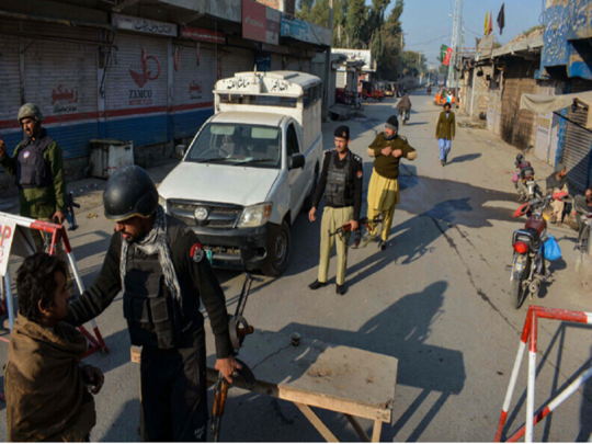 તાલિબાને પાકિસ્તાન સામે મોરચો માંડ્યો, આઠ અધિકારીને બંધક બનાવી પોલીસ સ્ટેશન પર કબજો કર્યો, સામે આવ્યો વિડીયો 
