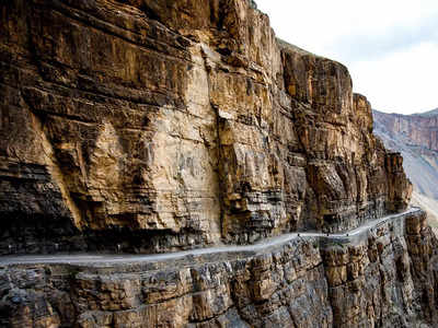 ये हैं भारत के सबसे Dangerous Road, इतनी ऊंची हाइट पर गाड़ी चलाने के लिए चाहिए पत्थर वाला कलेजा