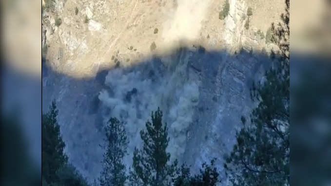 Kinnaur Landslide Video: हिमाचल के किन्नौर में फिर दरका पहाड़, 24 घंटे से NH-5 पर आवाजाही बाधित