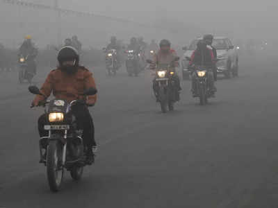 दिल्ली NCR में सात जगहों पर प्रदूषण इमरजेंसी स्तर पर, लोग बरते ये सावधानी