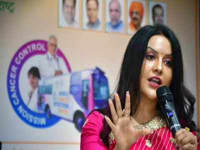 Amruta Fadnavis: ಗಾಂಧಿ ಜತೆ ಮೋದಿ ಕೂಡ ಭಾರತದ ರಾಷ್ಟ್ರಪಿತ!: ಫಡ್ನವಿಸ್ ಪತ್ನಿ ಅಮೃತಾ