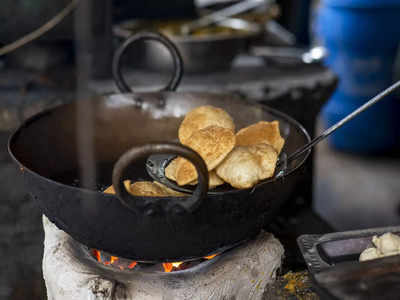 रात 12 बजे के बाद भी खुले रहते हैं दिल्ली के ये रेस्‍टोरेंट, भूख लगने पर यहां मिल जाएगा एकदम गर्मा गर्म खाना