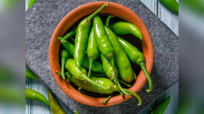 Benefits of Green Chilli: ঝাল বলে এড়িয়ে যাবেন না, বহু অসুখ থেকে দূরে রাখে কাঁচা লঙ্কা