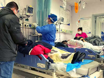 Covid in China : एंबुलेंस में घंटों तड़पता रहा कोरोना मरीज, ICU में जाने के 15 मिनट बाद हुई मौत... चीन में फैली अराजकता की कहानी
