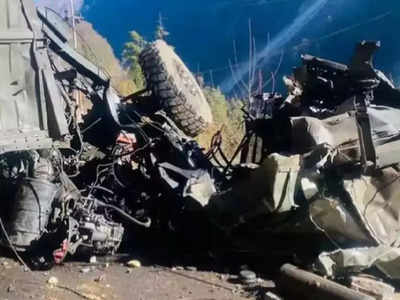 Army Accident Sikkim: सिक्किम में सेना की गाड़ी पलटने से 16 जवान शहीद, तेज ढलान पर फिसला काफिले का ट्रक