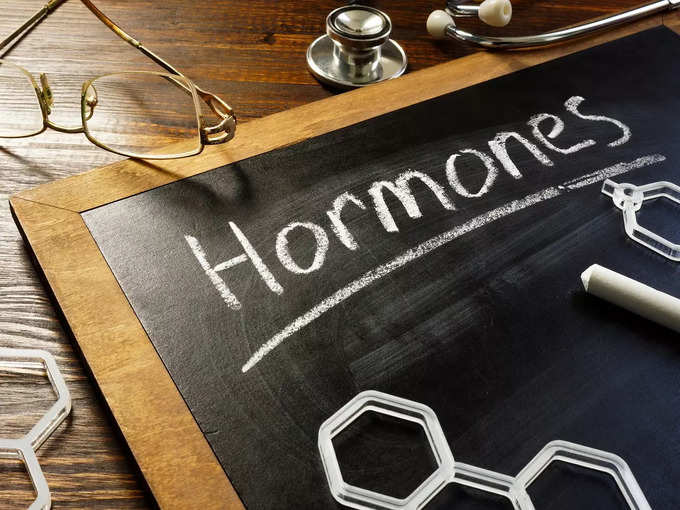 ​पुरूषांपेक्षा महिलांमध्ये होतात हार्मोनल बदल
