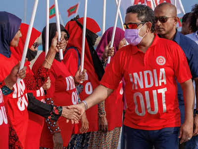 Abdulla Yameen India: मालदीव में इंडिया आउट कैंपेन, भारतीय शिक्षकों पर अत्‍याचार... अब जेल में सड़ेगा चीन का गुलाम यामीन