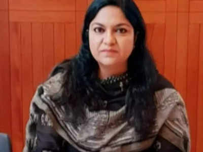 Pooja Singhal: सुप्रीम कोर्ट ने निलंबित IAS पूजा सिंघल की जमानत याचिका पर ED को जारी किया नोटिस
