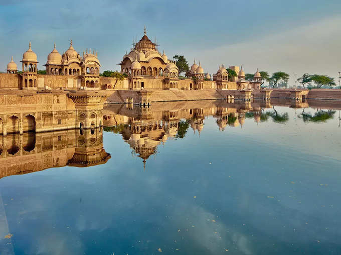 बांके बिहारी मंदिर कैसे जाएं -