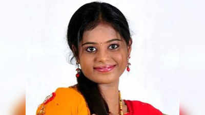 Manisha Priyadharshni: காலில் விழுந்தப்போது கட்டிப்பிடித்தார்... பிரபல சீரியல் நடிகை பகீர்!