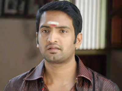 Santhanam: புலி வாலை பிடித்த சந்தானம்: முட்டாள்தனம், கொடூரம்னு திட்டும் நெட்டிசன்ஸ்