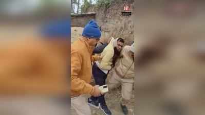 Chhapra News: मशरक नगर पंचायत के चुनाव में रुपया बांट रहे पूर्व उपप्रमुख गिरफ्तार, देखिए वीडियो