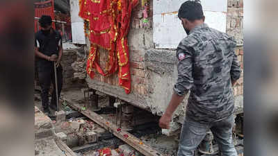 Shahjahanpur Temple: शाहजहांपुर में 1 फुट पीछे खिसकाया गया हनुमान मंदिर, हाइवे चौड़ा करने के लिए निकाली तरकीब