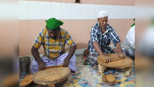 நாகூர் கந்தூரி விழா: சந்தனம் அரைக்கும் பணி துவக்கம்..