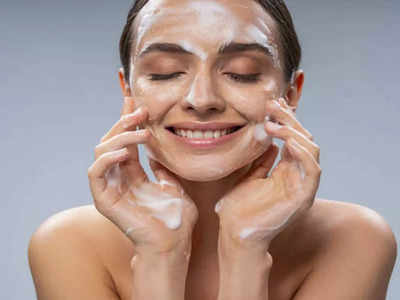 चांगली चमकदार त्वचा व टॅनिंग कमी करून ग्लोइंग स्किन मिळवण्यासाठी आजचं ऑर्डर करा हा best face wash