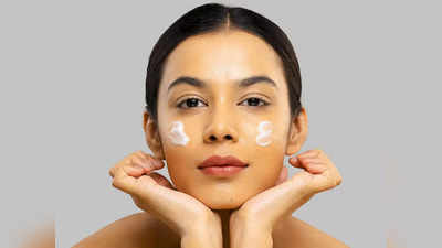 Skin Care: चेहरे को बेदाग,चमकदार और खूबसूरत बना सकती हैं ये 5 Lotus Face Cream, लोग भी इन्हें कर रहे हैं पसंद