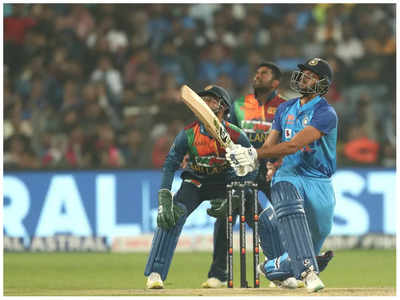 IND vs SL: అక్షర్ పటేల్ అద్బుత బ్యాటింగ్.. చిత్తుగా ఓడాల్సిన మ్యాచ్‌లో పోరాడి ఓడిన భారత్