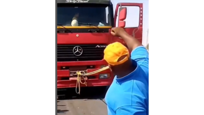 Viral Video: 15 Ton எடை கொண்ட டிரக்கை  வெறும் பல்லால் கடித்து இழுத்த எகிப்து நபர்!