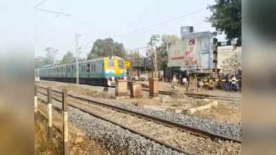 Howrah To Tarakeswar Local Train: হাওড়া-তারকেশ্বর ডাউন লাইনে ট্রেন চলাচল ব্যাহত, ভোগান্তিতে যাত্রীরা