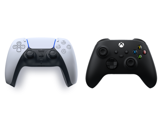 PS5  vs Xbox X Controller 