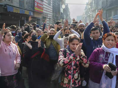 वे काम के महत्व को समझ गए हैं... अधिकारी का दावा- घाटी में अधिकतर कश्मीरी पंडित कर्मचारी काम पर लौटे