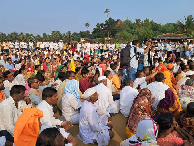 Ashes of Siddeshwara Shree dispersed in arabian sea at Gokarna of Uttara Kannada district