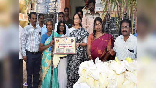 முந்திரி, திராட்சை, ஏலக்காய் எல்லாம் இல்லைங்க மேம்.. அதுக்கு தான் இந்த ஆயிரம் ரூபாய்.. பொதுமக்களுடன் கலகலத்த காஞ்சி கலெக்டர்!