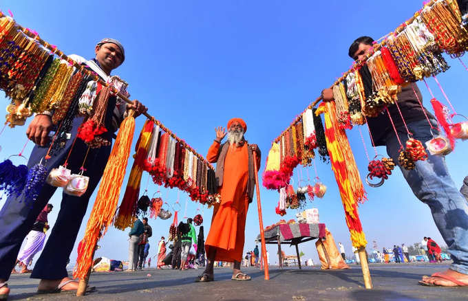 হাজির বিভিন্ন ব্যবসায়ীরা