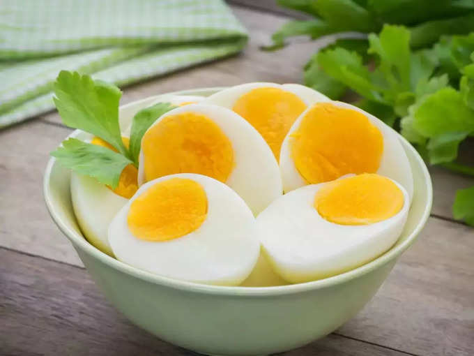 अंडे की जर्दी (पीला हिस्सा) खाएं