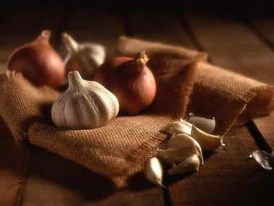 Onion-Garlic Rules: শুধু মাসের এই ৫ দিন খাবেন না পেঁয়াজ-রসুন, তুষ্ট হবেন লক্ষ্মী! কাটবে বিপদ-আপদ