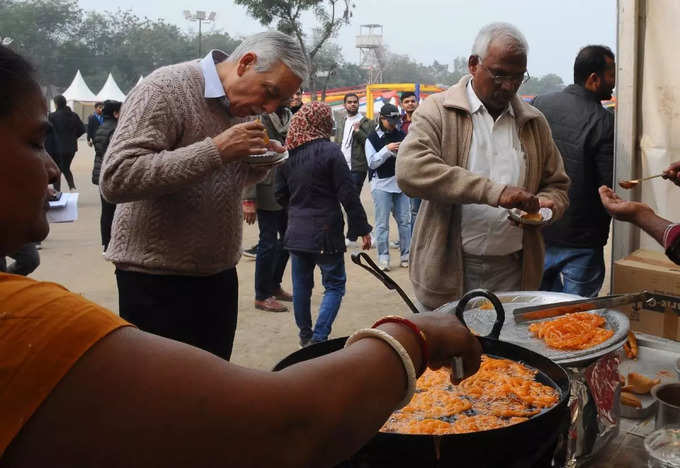 स्वाद और मस्ती का अड्डा फूड फेस्ट