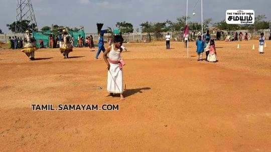 குடிசை வீடுகள் கண்காட்சி  பொங்கல் விழாவில் அசத்திய மாணவர்கள்