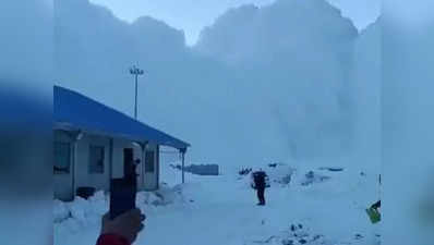 Sonmarg Avalanche: कश्मीर के सोनमर्ग में दो दिन में दूसरा हिमस्खलन, खौफनाक वीडियो आया सामने, कोई जनहानि नहीं