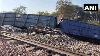 Haryana News: रोहतक में पटरी से उतरे मालगाड़ी के 6 डिब्बे, दिल्ली से राजस्थान जा रही थी ट्रेन