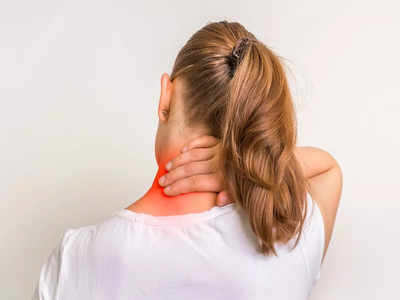 Neck Pain Causes: এই সামান্য ভুলেই আপনার ঘাড়ে অসহ্য ব্যথা হয়, সমাধানের উপায় জানুন