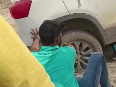 Morena: थाने में खड़ी गाड़ी के टायर खोलकर ले गए अपराधी, वायरल वीडियो पर पुलिस ने साधी चुप्पी