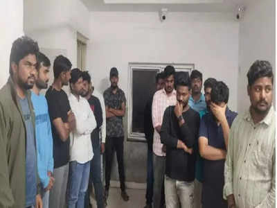 Hyderabad: ఉప్పల్ స్టేడియం వద్ద బ్లాక్ టికెట్ల అమ్మకం.. 15 మంది అరెస్ట్